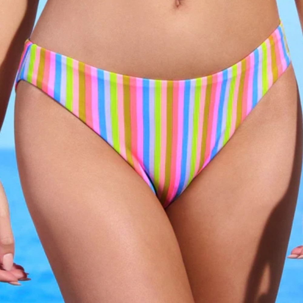 🌻NEW w/tags Maaji REVERSIBLE Rainbow Stripe Sublimity Bikini Bottom Size M
